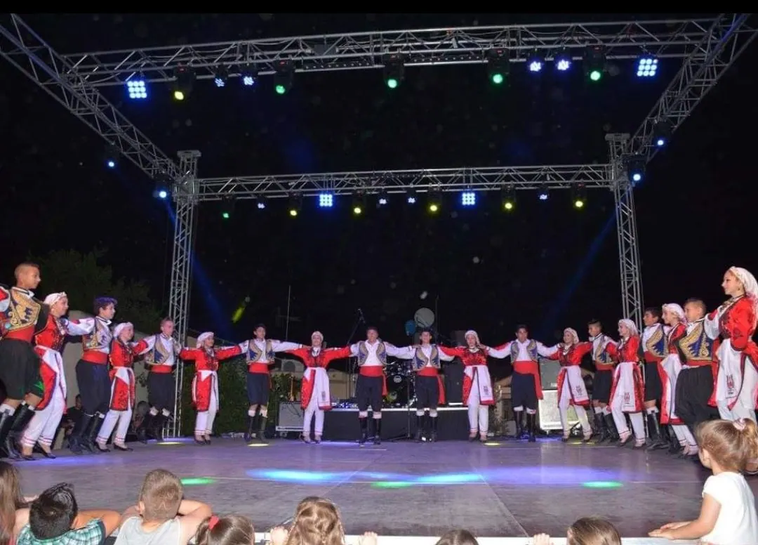 Kıbrıs Halk Müziği: Sirtolar, Zeybekler ve Maniler