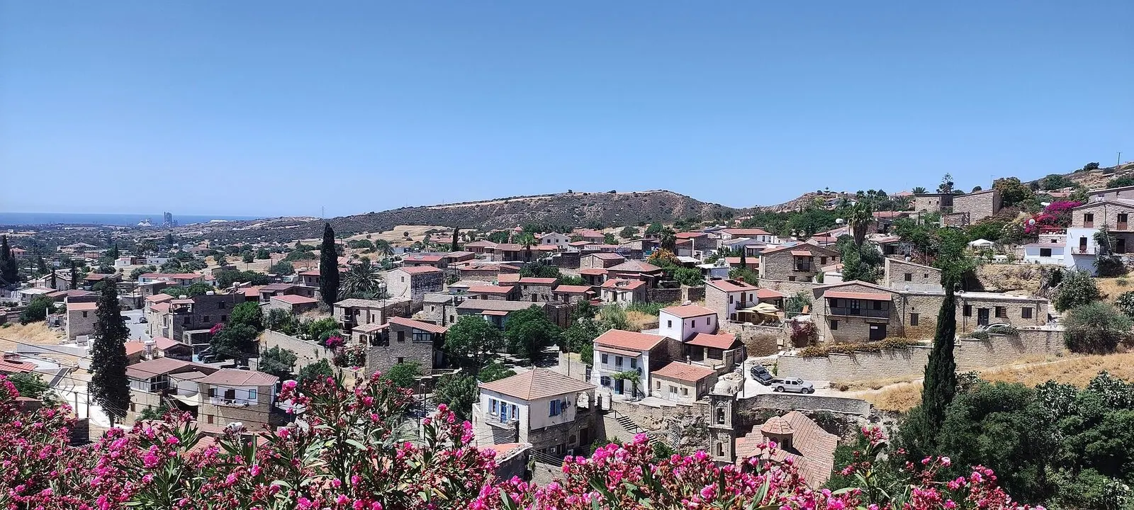 Kıbrıs Mimarisi: Kerpiç Ev, Avlu ve Gölge Kültürü